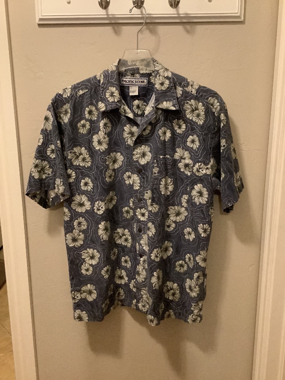 Pacific Scene men’s shirt size L